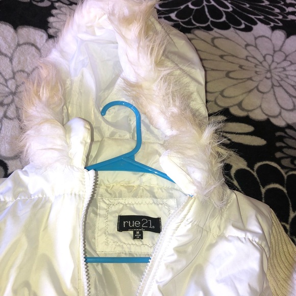 Women’s jacket - Picture 3 of 5